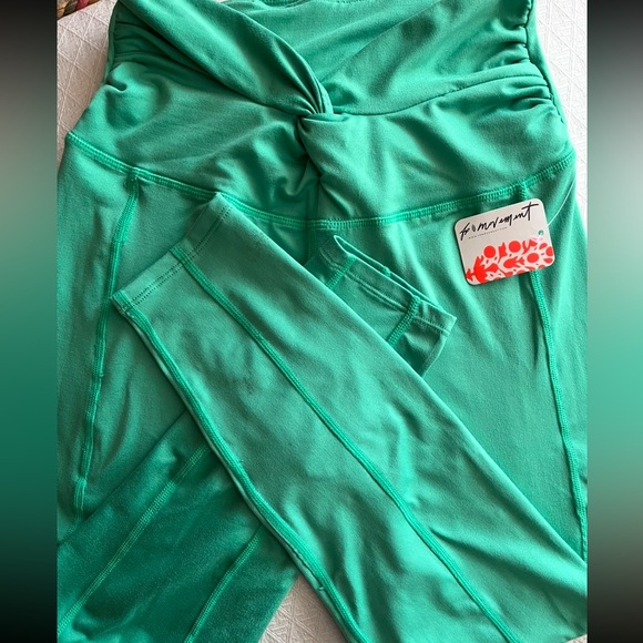 Free People Movement Breath Deeper Leggings NWT - Picture 9 of 12